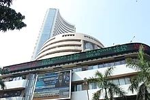 220px-BSE_building_at_Dalal_Street.JPG