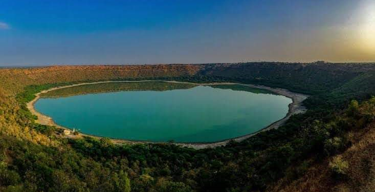 lonar-733x375