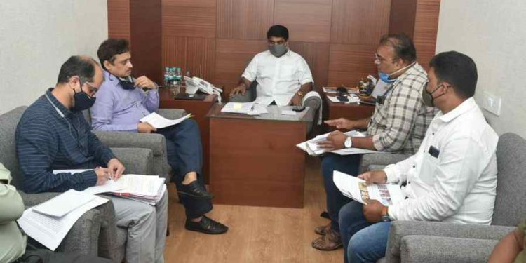 MoS-Satej-Patil-Meeting-1-750x375