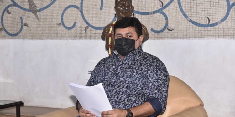 Minister-Uday-Samant-press-750x375