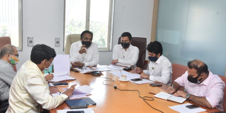 amit-deshmukh-meeting-750x375