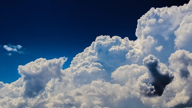clouds-2329680_640