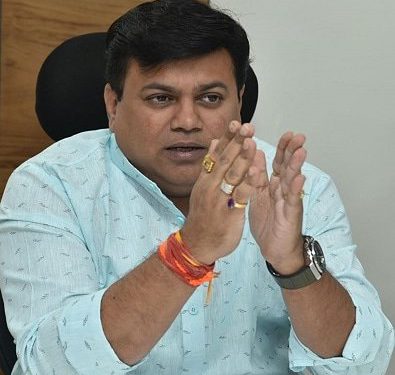 Uday-Samant-395x375 (1)