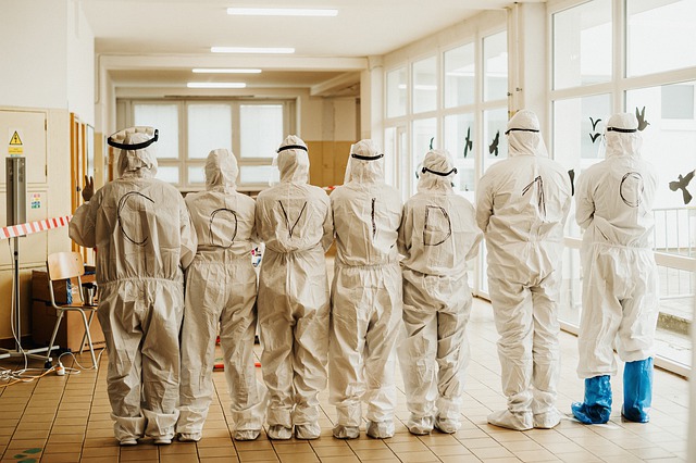 protective-suit-5716756_640