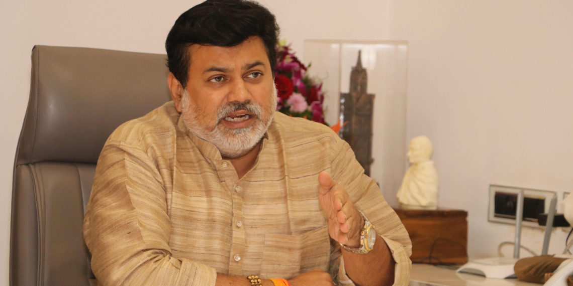 Min-Uday-Samant-Sir-Video-Conference-meeting-with-all-Universities-Vice-Chancellor-1-1140x570