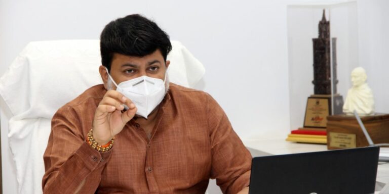 Min-Uday-Samant-Meeting-1-1140x570