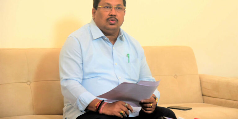 Min-Vijay-vadettiwar-press-conf-1-1140x570