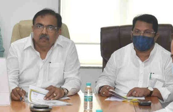 FLUAohOaQAMF28X-578x375