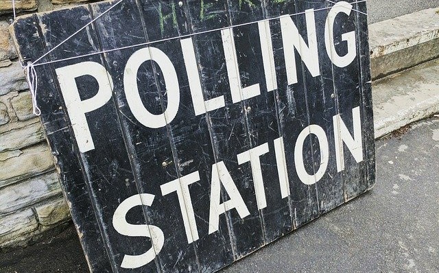 polling-station-g32eec738b_640