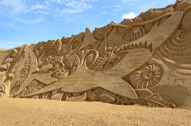 sand-sculptures-g8c695df12_640