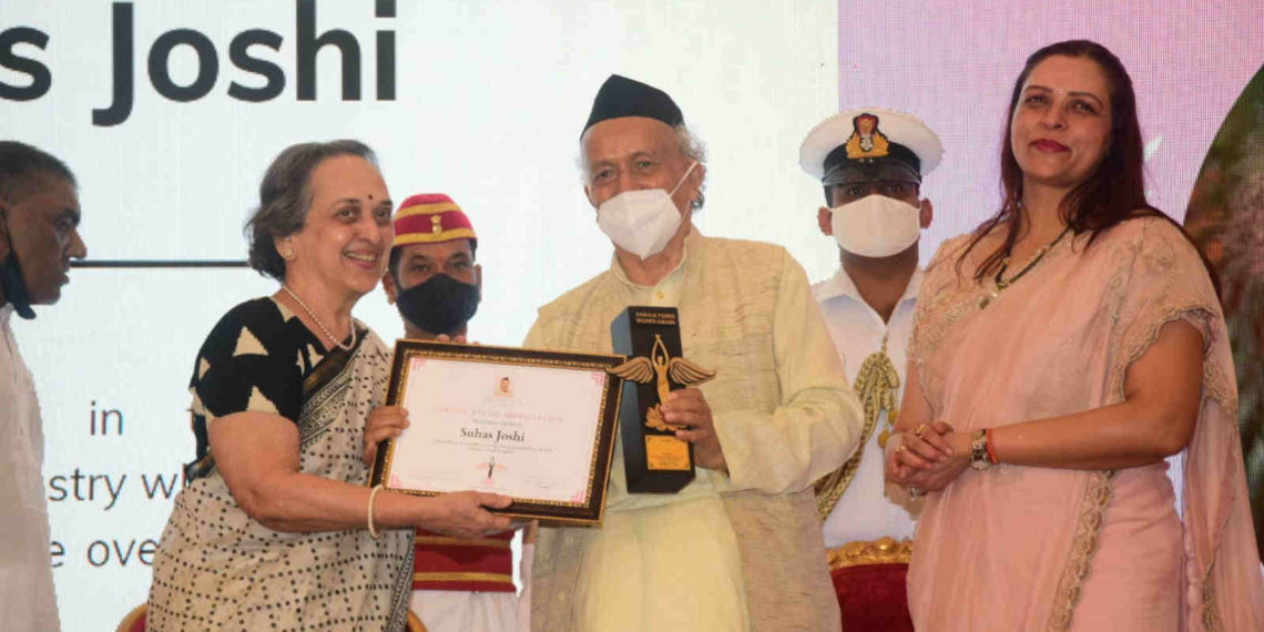 Governor-Koshyari-presents-Kamala-Power-Women-Award-2022-to-38-women-achievers-2-1140x570