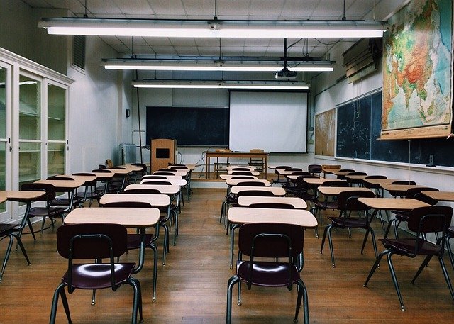 classroom-g60305fb5e_640