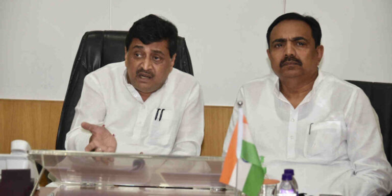 जलसंपदा-विभागाच्या-नांदेड-जिल्ह्यातील-प्रकल्पांसंदर्भात-आढावा-बैठक-1-1140x570