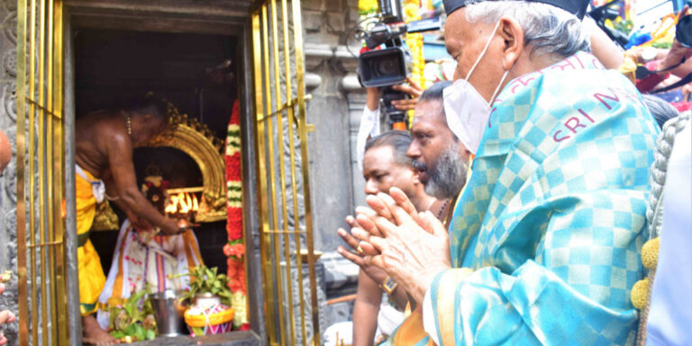 Governor-Koshyari-participates-in-Maha-Kumbabhishekam-of-Murugan-Temple-2-1140x570