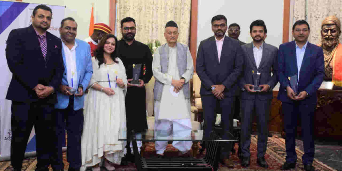 Governor-presents-Maharashtra-Bal-Stambh-Awards-to-young-entrepreneurs-and-achievers-3-1140x570