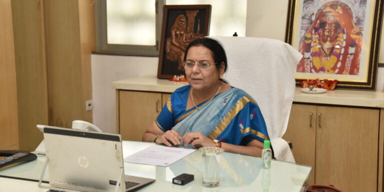 Neelam-Gorhe-1140x570 (1)