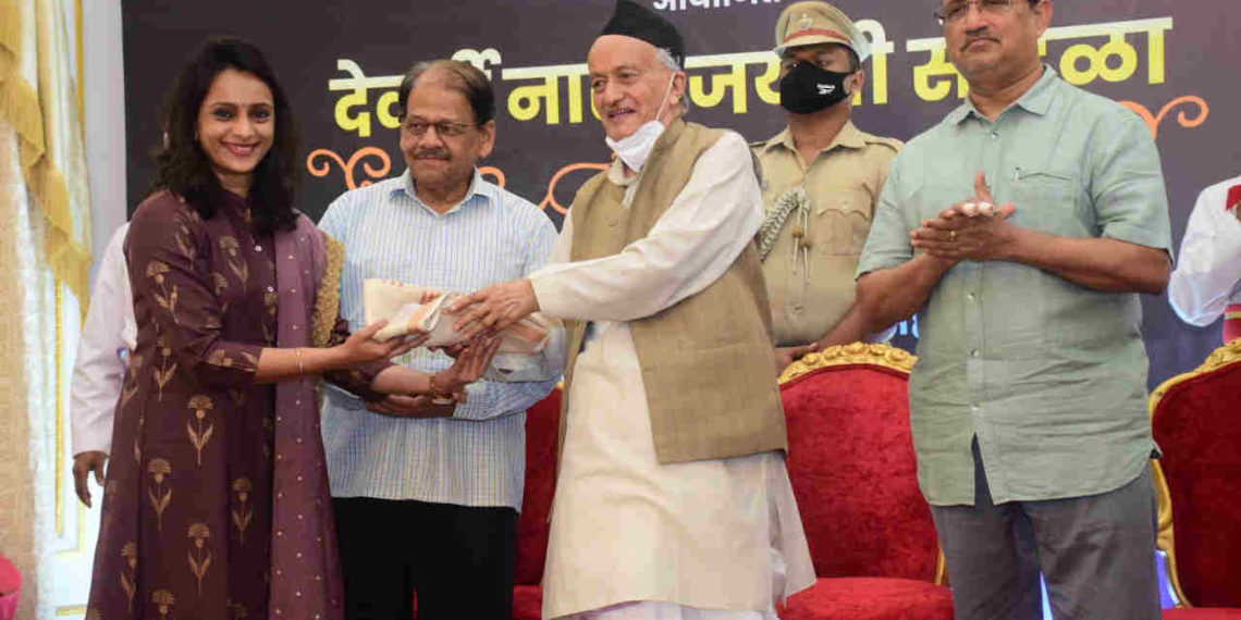 Maharashtra-Governor-presents-21st-Devarshi-Narad-Awards-to-journalists-1-1140x570