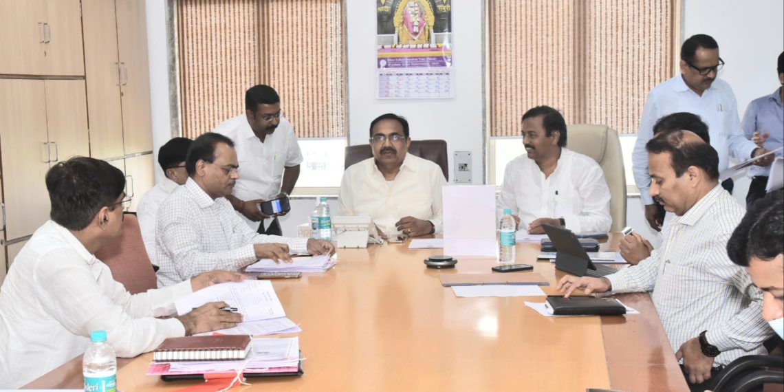 मा.जलसंपदा-मंत्री-यांच्या-उपस्थितीत-कोंढाणे-प्रकल्पा-बाबत-बैठक-1-1140x570