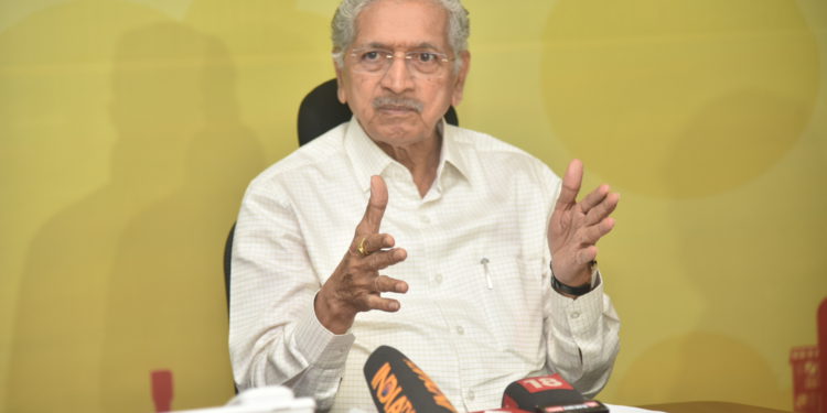 मा.मंत्री-सुभाष-देसाई-यांची-पत्रकार-परिषद-2-750x375 (1)