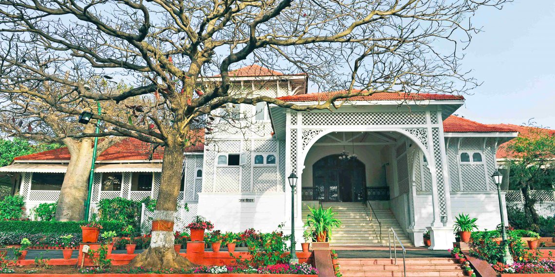 Banquet-Hall-of-Raj-Bhavan-Mumbai-1140x570