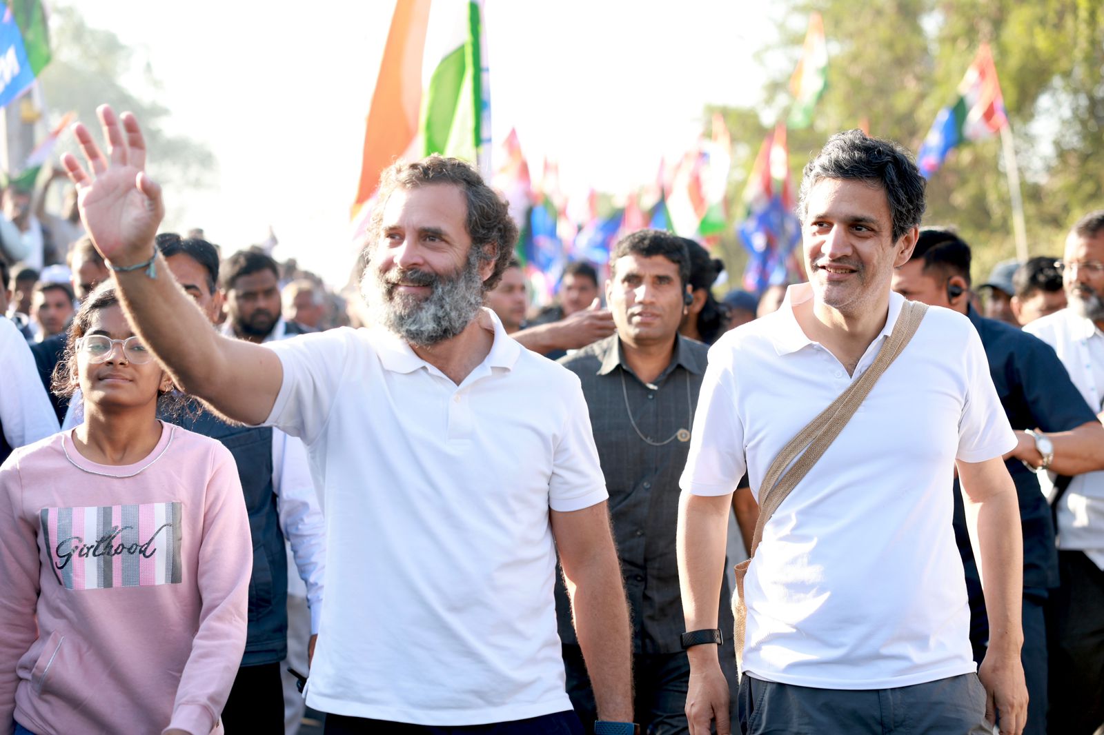 Rahul gandhi हात dakhavto