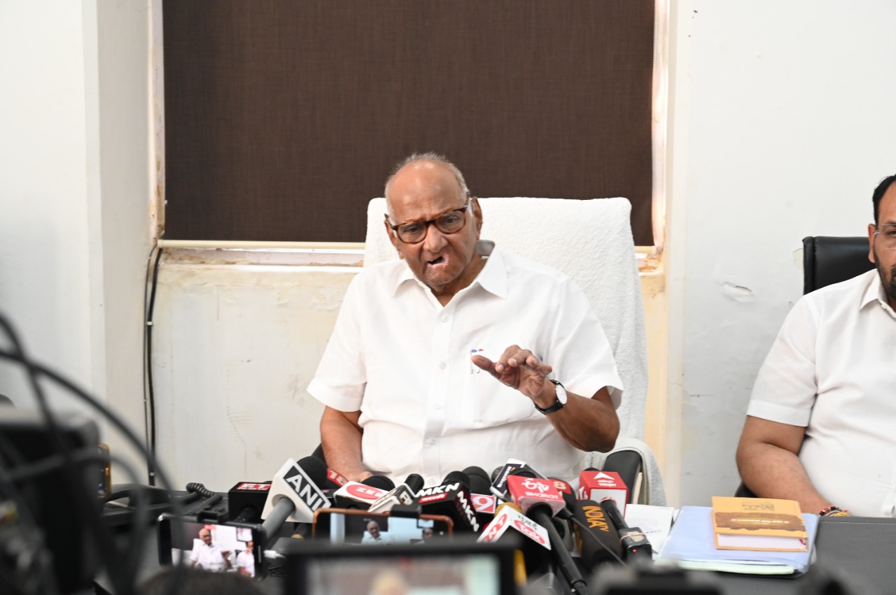 Sharad Pawar Pointing Finger