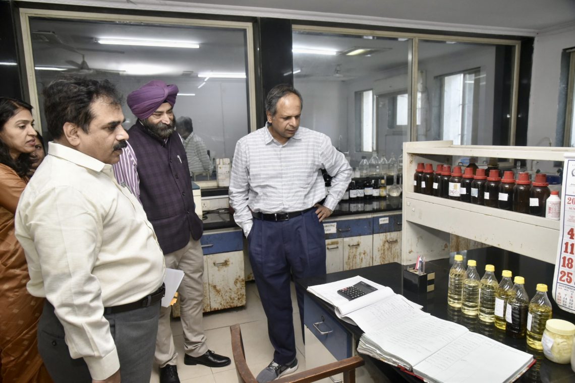 अन्न-सुरक्षा-व-मानके-प्राधिकरणाचे-मुख्य-कार्यकारी-अधिकारी-एस.-गोपाल-कृष्_णन-1140x760