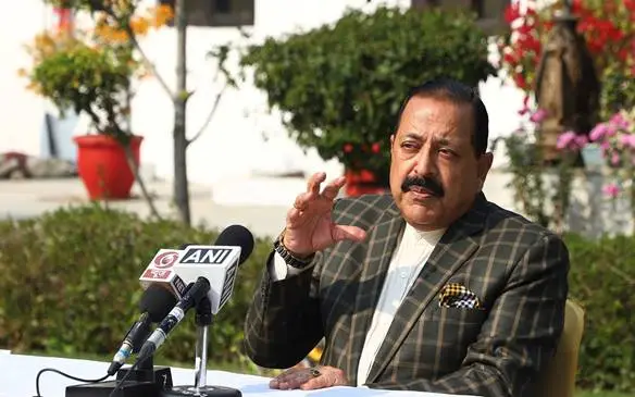Jitendra Singh Hand action