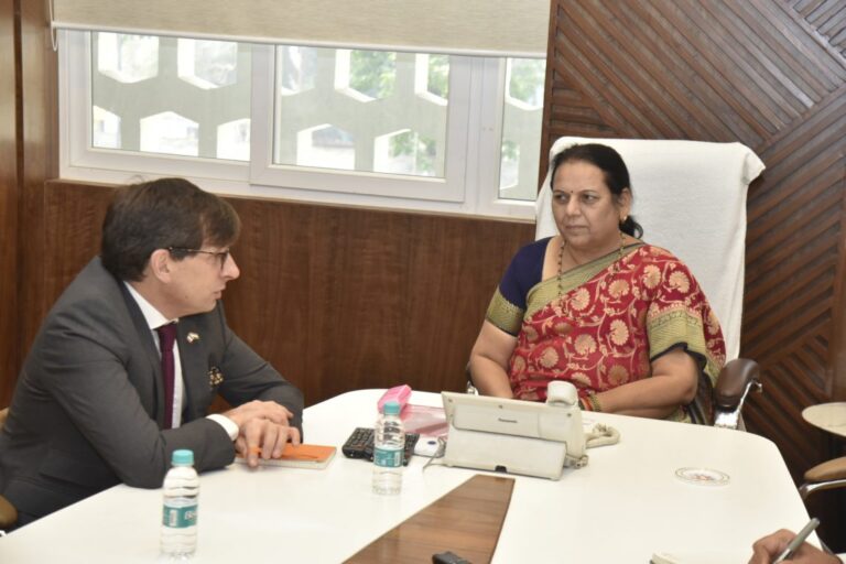 neelam-gorhe1-1140x760