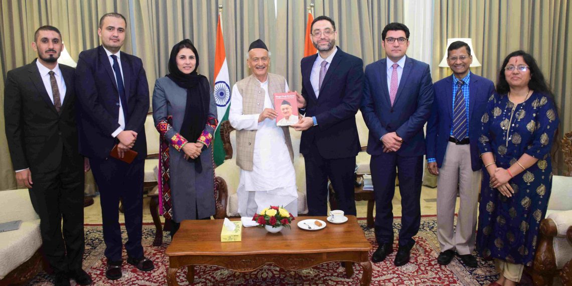 अफगाणिस्तानचे-राजदूत-फरीद-मामुन्दझाय-यांनी-घेतली-राज्यपालांची-भेट-1-1140x570