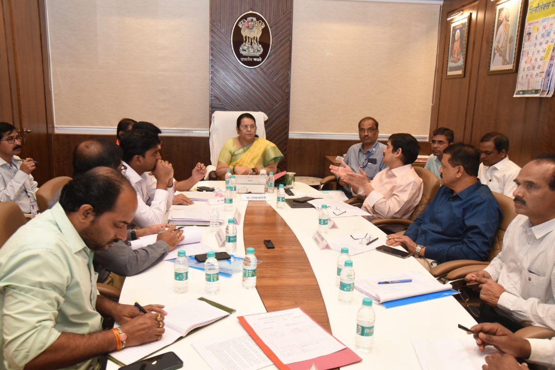 टाकळी-मध्यम-डोल्हारी-प्रकल्पाच्या-पुनर्वसनासंदर्भात-आयोजित-बैठक-2-1140x760