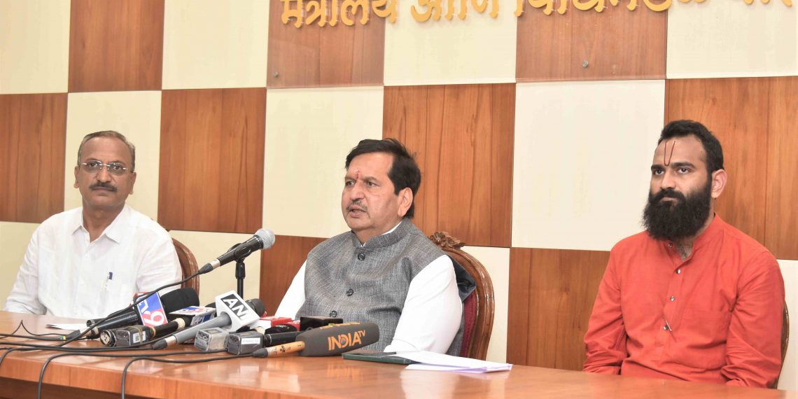 पर्यटनमंत्री-मंगलप्रभात-लोढा-2-1140x570