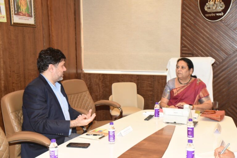 FD325F2C-E61E-4F9A-9101-B12454DEFA61