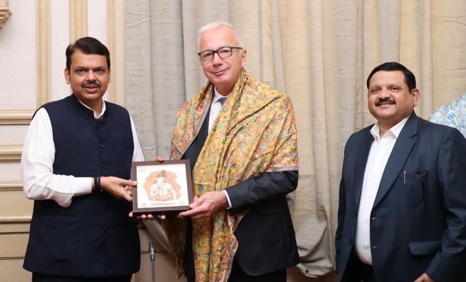 आर्सेलर-मित्तल-निप्पॉन-स्टिल-इंडिया-लि.-यांच्या-शिष्टमंडळासमवेत-बैठक-2