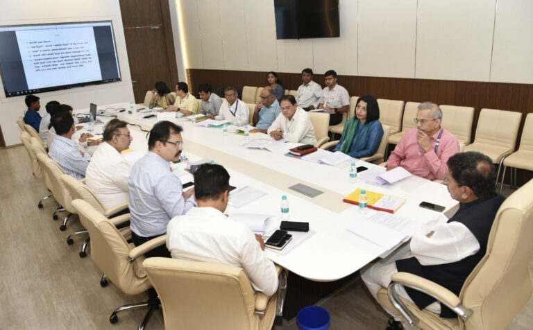 मा.-शिक्षण-मंत्री-दीपक-केसरकर-यांच्या-अध्यक्षतेखाली-बैठका.-2