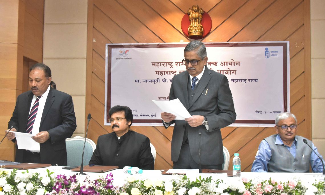 राज्य-सेवा-हक्क-आणि-राज्य-माहिती-आयुक्त-पदांच्या-शपथविधी2-1140x684