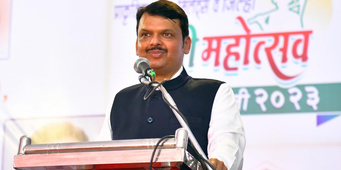 Devendra Fadnavis Speech Smiling pic
