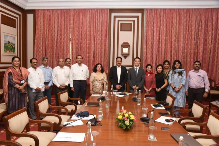 Hon-Min-Girish-Mahajan-meeting-with-JICA-company-3-1140x760