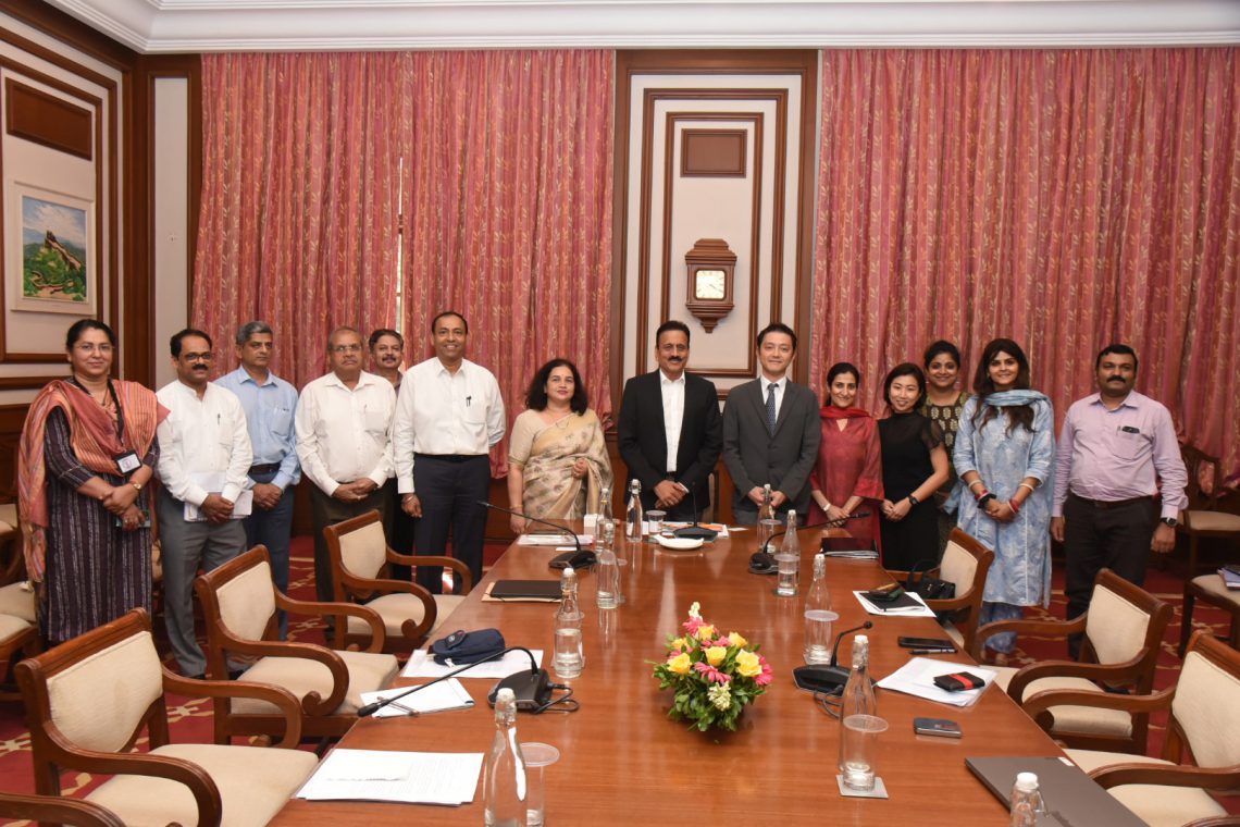 Hon-Min-Girish-Mahajan-meeting-with-JICA-company-3-1140x760