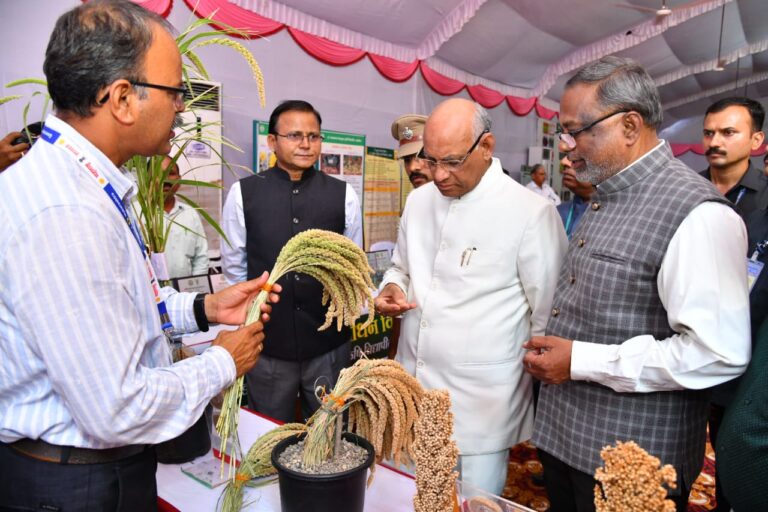 डॉ.प.दे.कृ.विद्यापीठ-येथे-कृषी-प्रदर्शनी-2