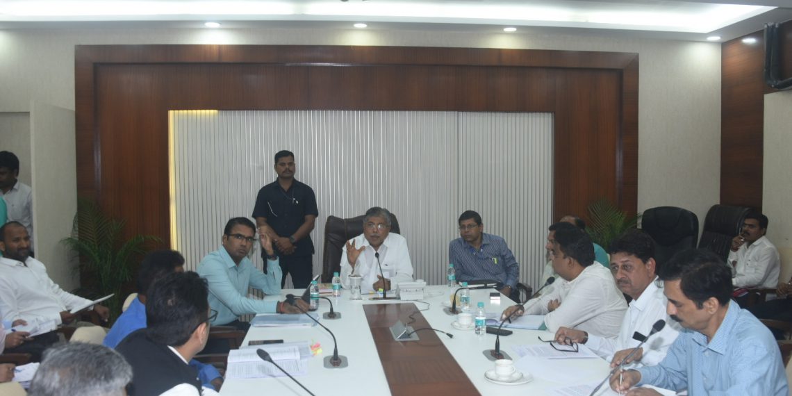 राज्याच्या-एकात्मिक-व-शाश्वत-वस्त्रोद्योग-धोरण-1140x570