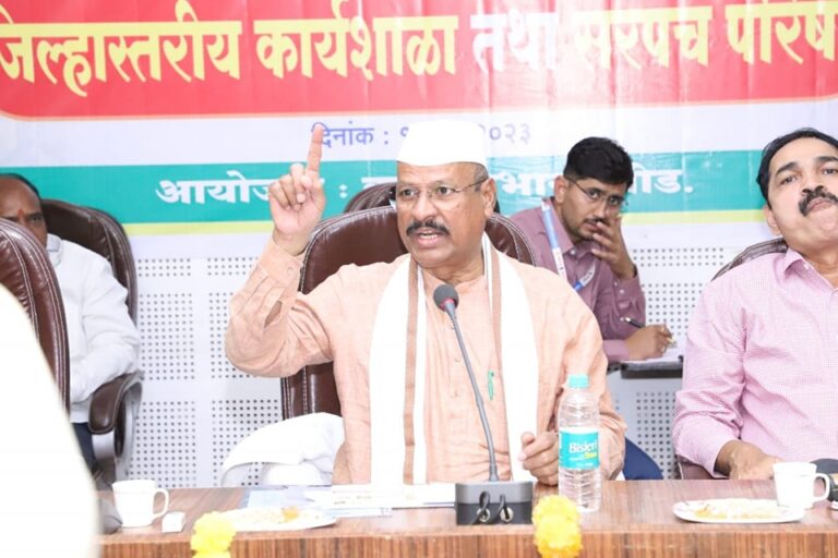 Abdul SAttar Finger Up