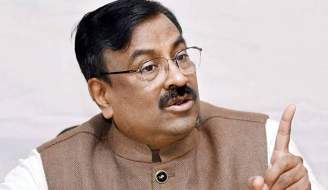 Sudhir Mungantiwar Pointing Finger