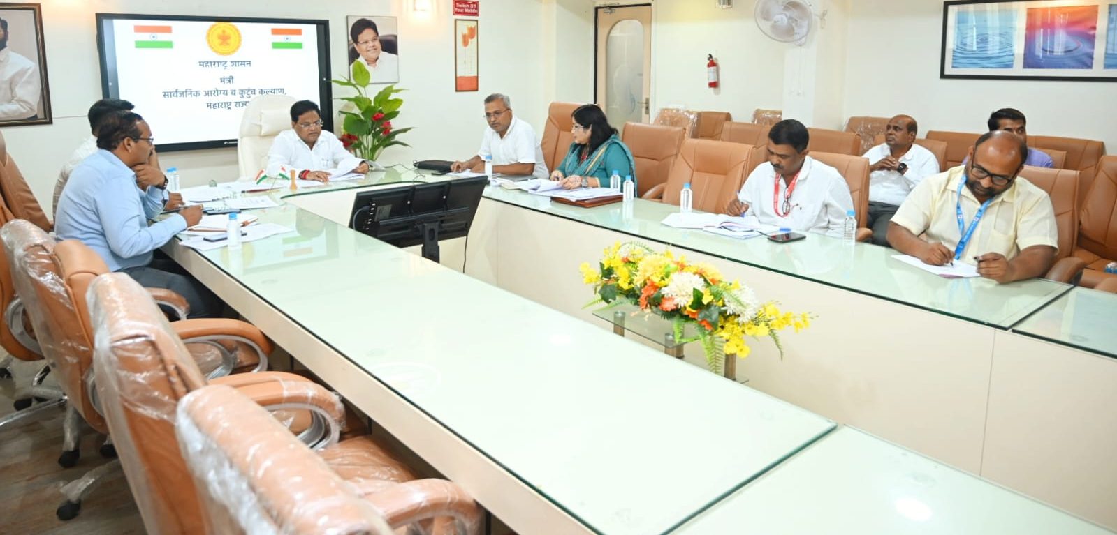 मा.-आरोग्य-मंत्री-डॉ.-तानाजी-सावंत-यांच्याकडून-पावसाळ्यातील-आरोग्यविषयक-तयारीचा-आढावा-3-e1688909043900