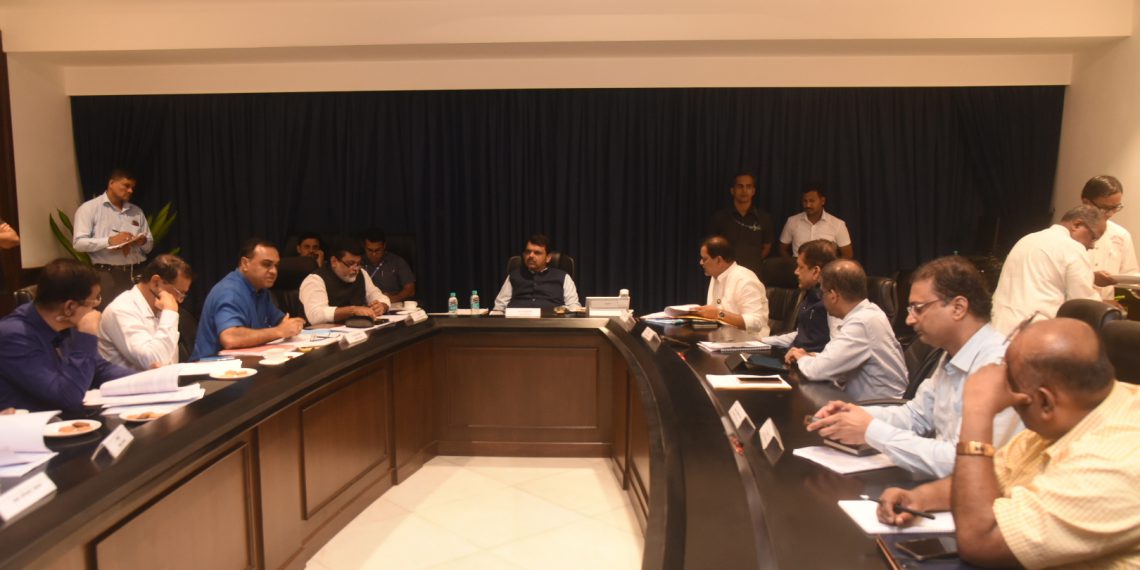 वांद्रे-लघु-पाटबंधारे-योजना-प्रकल्पासंदर्भात-आढावा-बैठक-1-1140x570