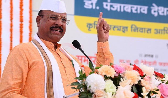 Abdul Sattar Raising Finger in Speech