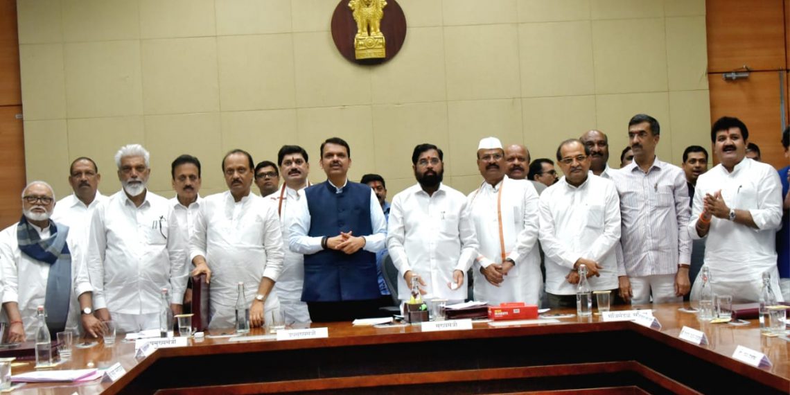 अनुदान-वितरणाच्या-पहिल्या-टप्याचा-शुभारंभ-2-1140x570