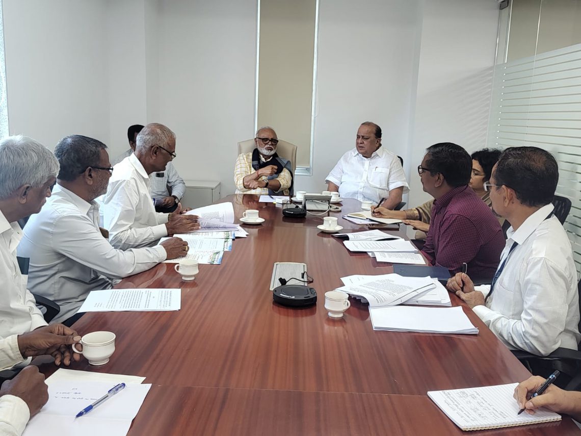 दूध-संकलन-खरेदी-विक्री-वापरातील-इलेक्ट्रिक-तोलन-उपकरण-वापराबाबत-बैठक-1-1140x855