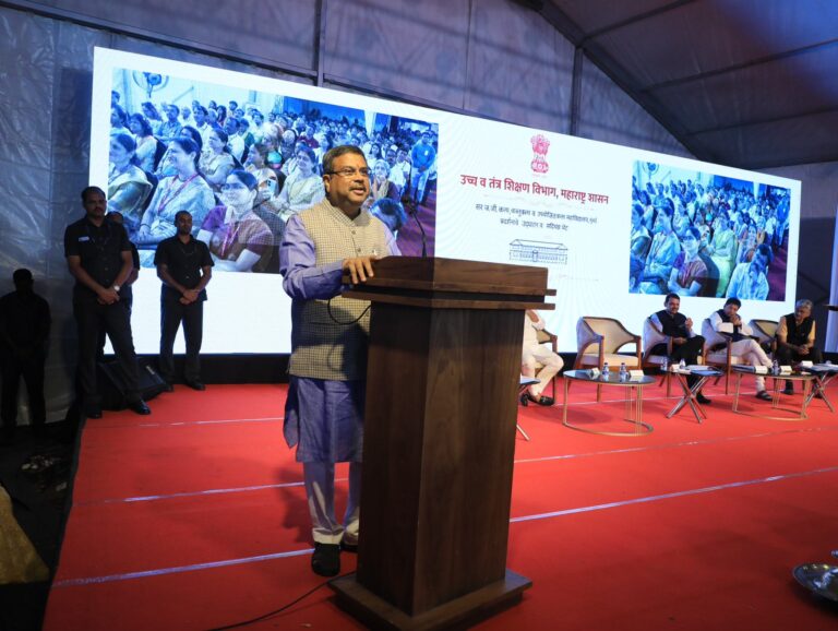 394259702_947069423445106_4699400879760191947_n