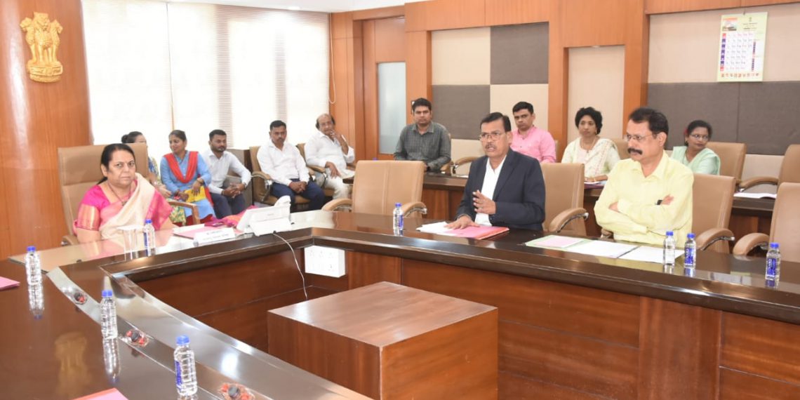 9C1AD917-67AA-43F9-9BDB-FC60A46C3C01